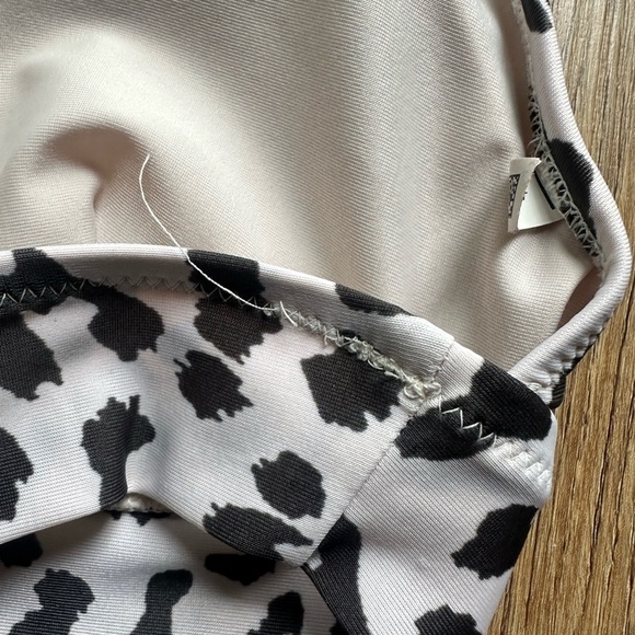 Aerie Black and off-white leopard print bikini top. Size small - Picture 6 of 6